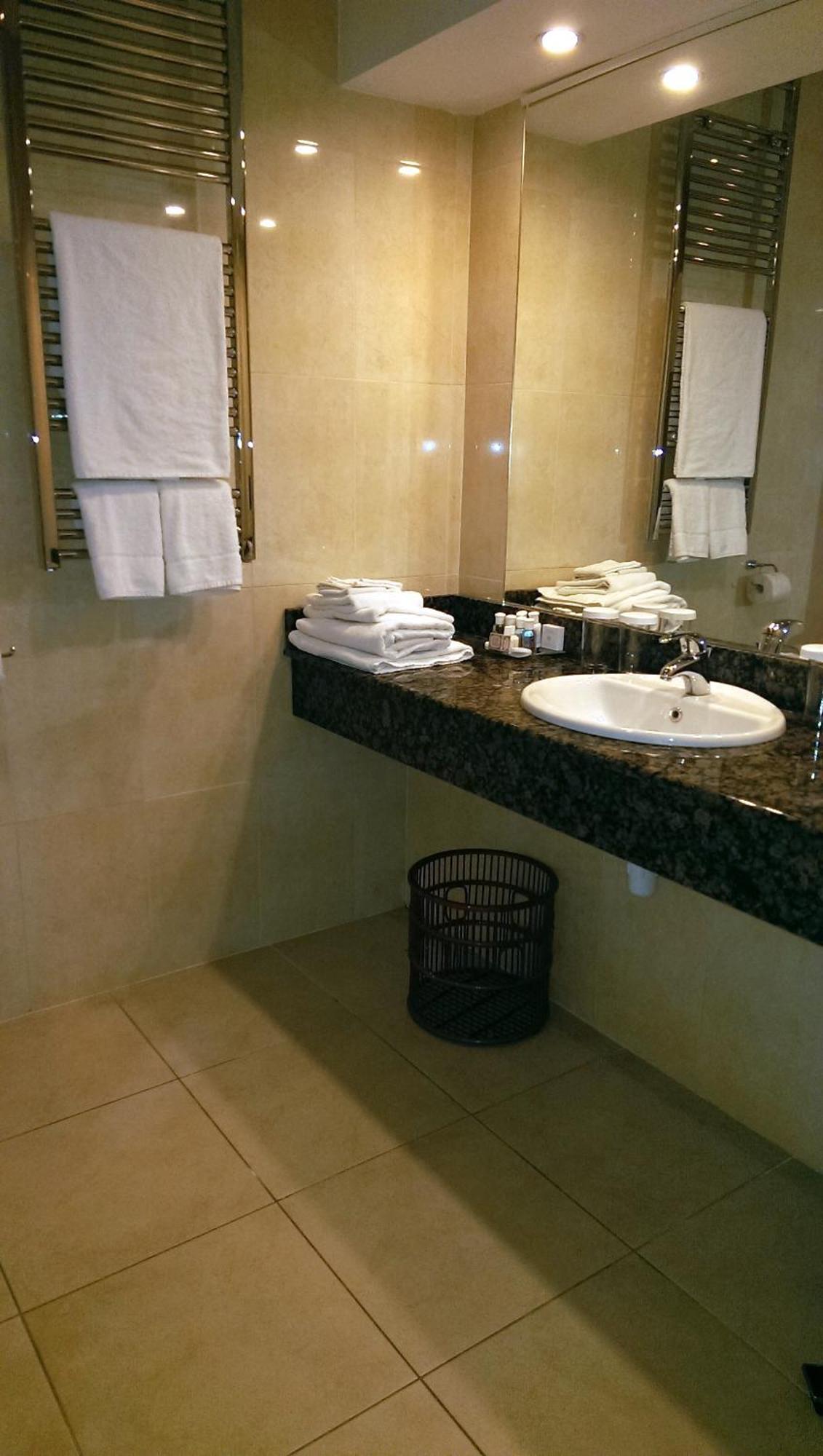 The Shirley Arms Hotel كاريكماكروس الغرفة الصورة